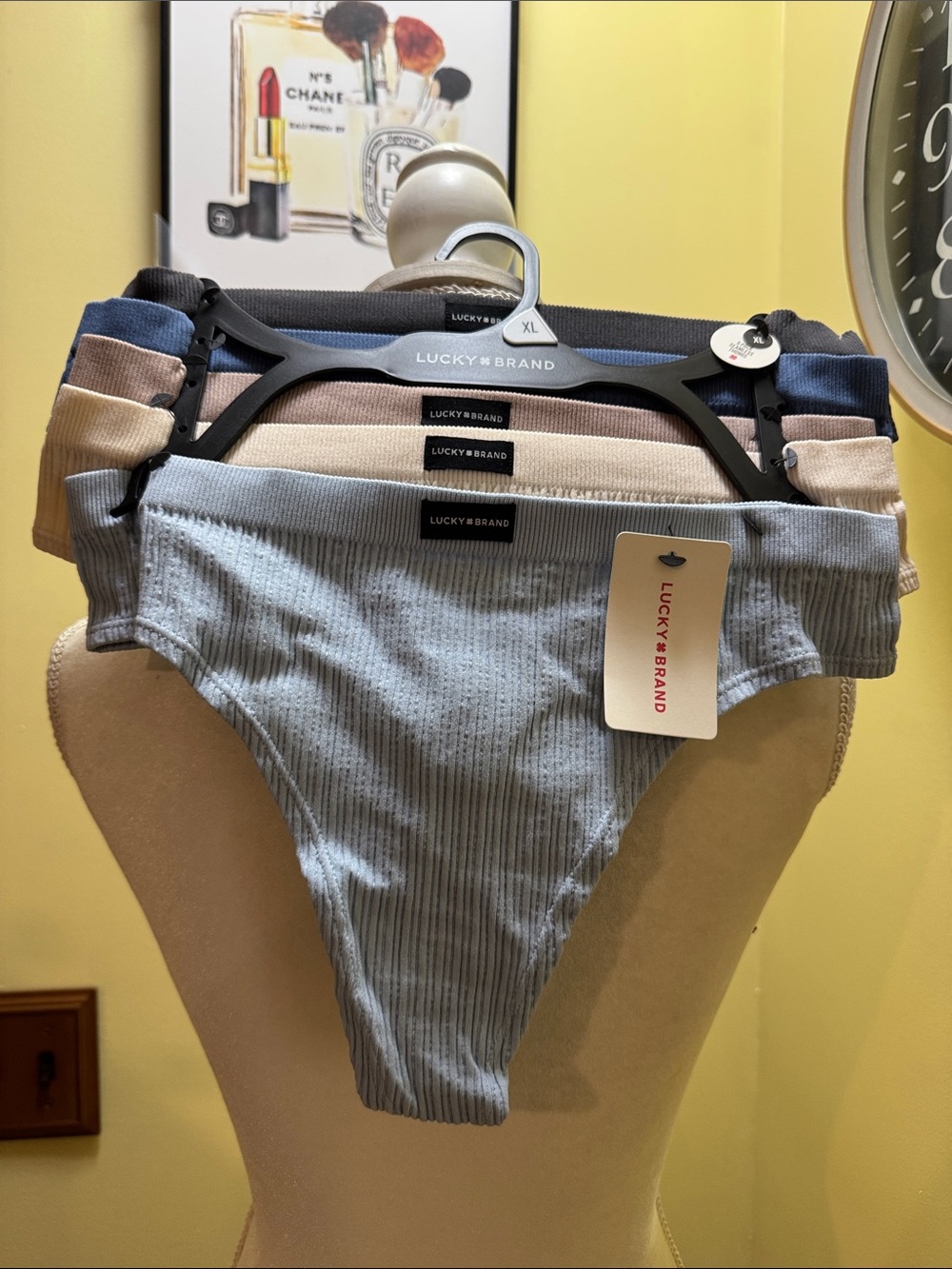 NWT Lucky brand 5 pack Seamless Thongs panties size XL.